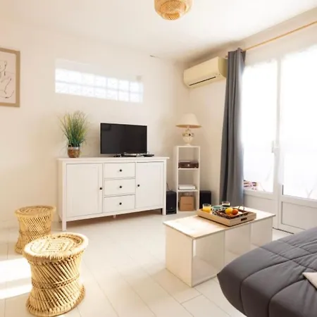 Charmante Maison De Village Clim Et Wifi Apartmán *