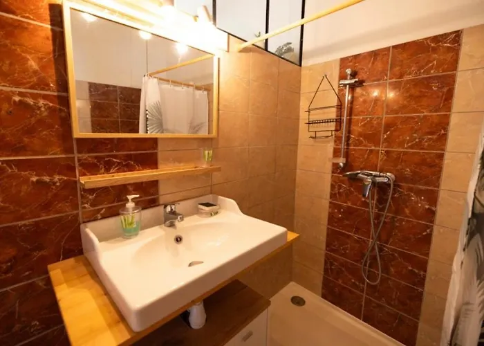 아파트 Charmante Maison De Village Clim Et Wifi 모기오
