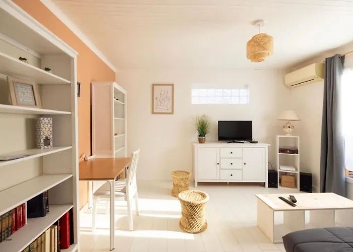 아파트 Charmante Maison De Village Clim Et Wifi 모기오