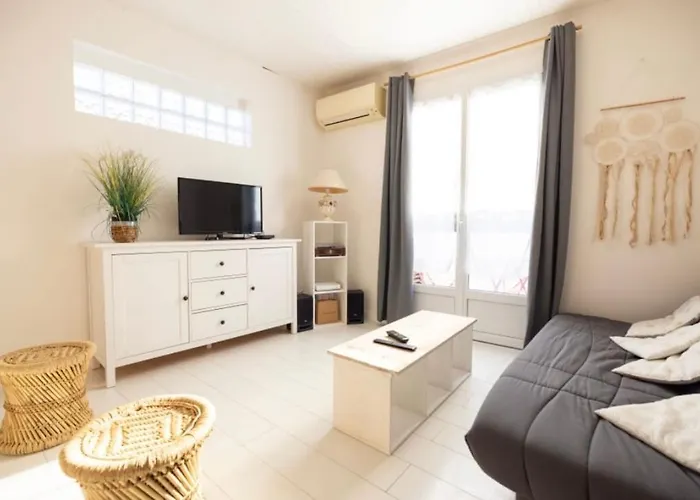 아파트 Charmante Maison De Village Clim Et Wifi