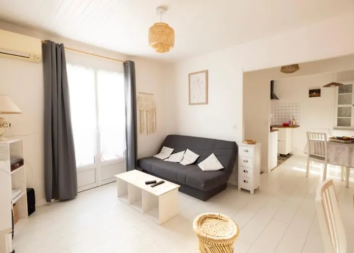 Charmante Maison De Village Clim Et Wifi 아파트 모기오