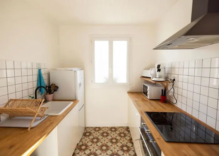 Charmante Maison De Village Clim Et Wifi 아파트 *